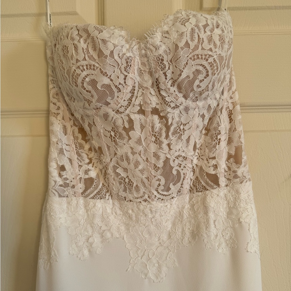 STUNNING Pronovias Wedding Dress Size 4 with alterations - Picture 9 of 14